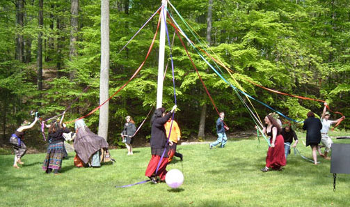 The plaiting of the May Pole